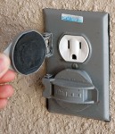 516px-American_outdoor_electrical_outlet